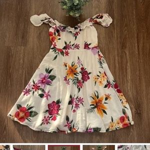 Old Navy Flutter Sleeve Dress